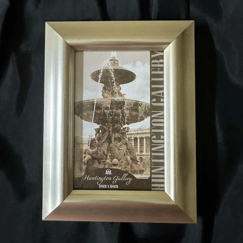 NWOT Silver Grey Picture Frame 4x6 Photo Size